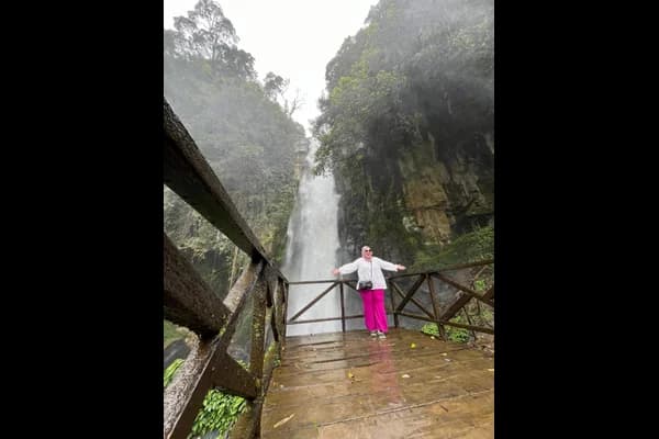 Gunung Bromo saat matahari terbit, Jawa Timur