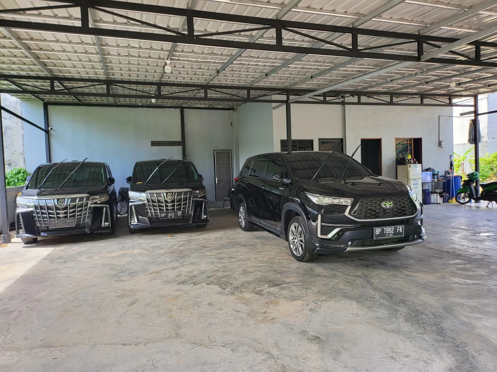 Armada Alphard VIP