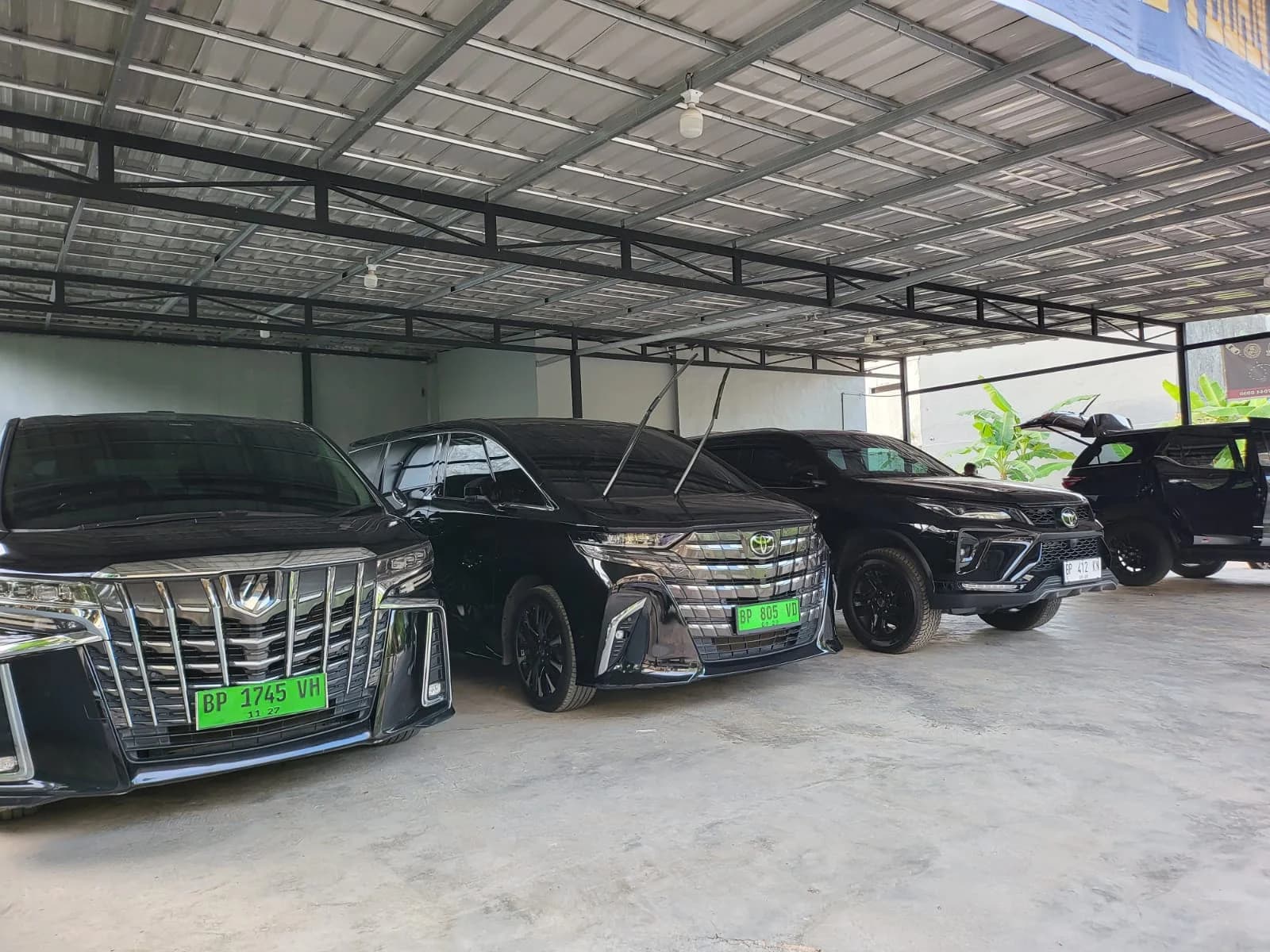 Armada Zenix & Alphard Standby