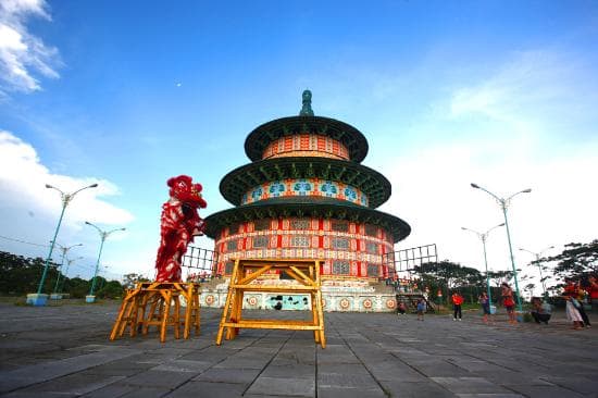 Pantai Kenjeran & Pagoda