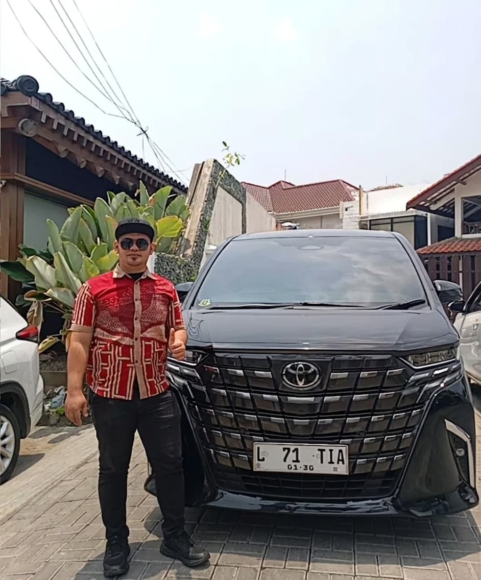 Dokumentasi layanan rental mobil Surabaya dengan driver